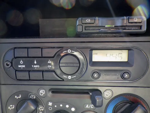 いすゞ エルフ 2RG-NKR88AN(2WD)の写真21