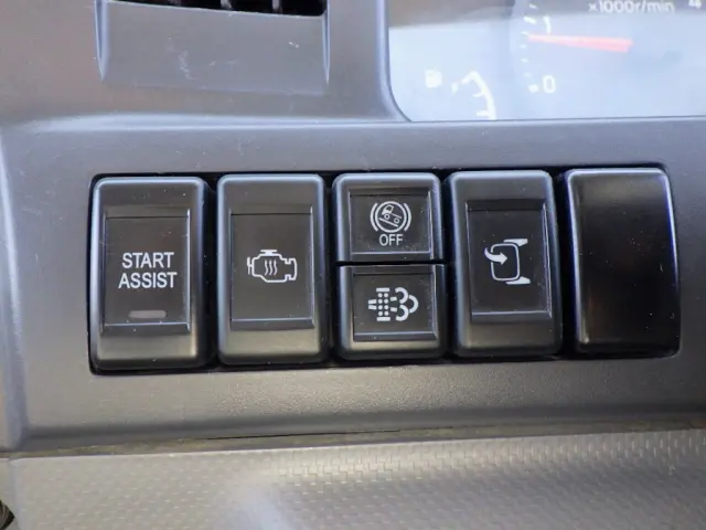 いすゞ エルフ 2RG-NKR88AN(2WD)の写真23