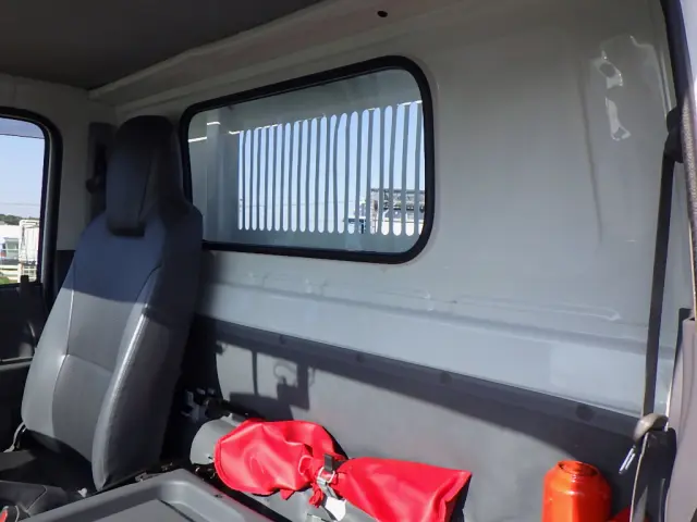 いすゞ エルフ 2RG-NKR88AN(2WD)の写真28