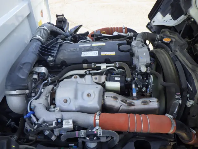 いすゞ エルフ 2RG-NKR88AN(2WD)の写真40