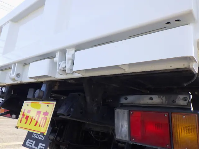 いすゞ エルフ 2RG-NKR88AN(2WD)の写真47