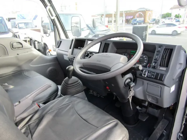 いすゞ エルフ 2RG-NKR88A(2WD)の写真13