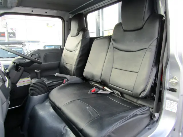 いすゞ エルフ 2RG-NKR88A(2WD)の写真15