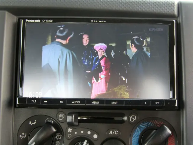 いすゞ エルフ 2RG-NKR88A(2WD)の写真21