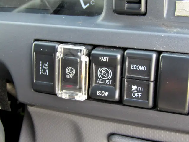 いすゞ エルフ 2RG-NKR88A(2WD)の写真23