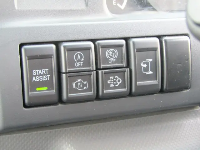 いすゞ エルフ 2RG-NKR88A(2WD)の写真24