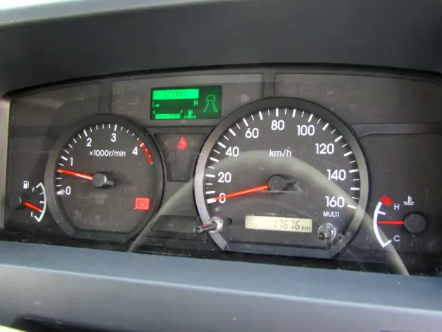 いすゞ エルフ 2RG-NKR88A(2WD)の写真30