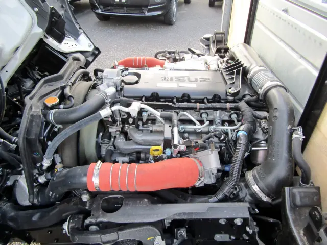 いすゞ エルフ 2RG-NKR88A(2WD)の写真32