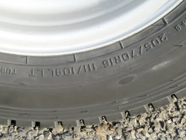 いすゞ エルフ 2RG-NKR88A(2WD)の写真44