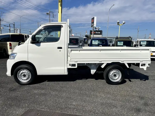 トヨタ タウンエーストラック 5BF-S403U(2WD)の写真3