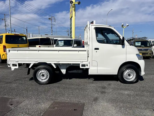 トヨタ タウンエーストラック 5BF-S403U(2WD)の写真4