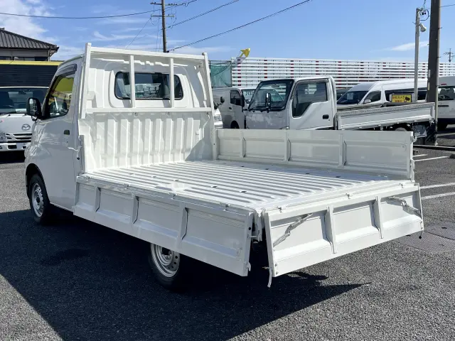 トヨタ タウンエーストラック 5BF-S403U(2WD)の写真7