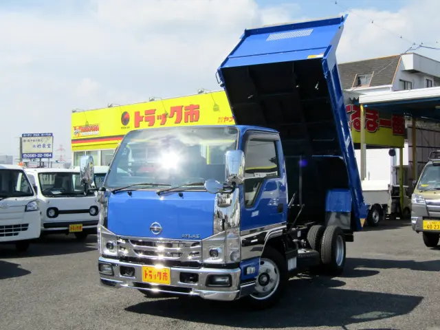 走行9837ｋｍ！メッキパーツでＣＯＯＬに仕上がった３トンダンプが入庫です♪|日産 アトラス 2RG-AKR88AD(2WD)の写真1