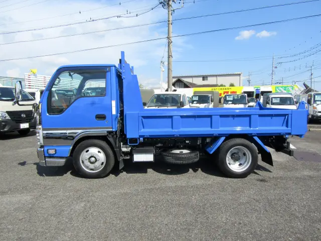 目立つキズや看板アトなどもなく内外装とも状態がキレイに保たれたおススメの１台！納車当日からスグに使って頂けますヨ☆|日産 アトラス 2RG-AKR88AD(2WD)の写真3