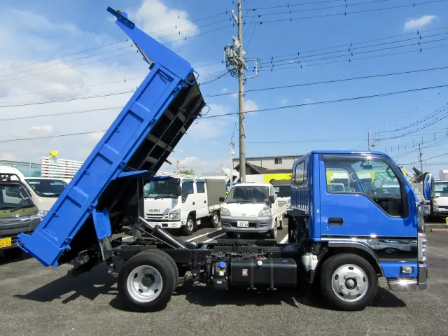 ダンプ機構も快調に稼働中♪|日産 アトラス 2RG-AKR88AD(2WD)の写真10