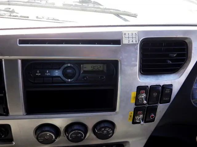 UD コンドル QKG-PK39LH(2WD)の写真19