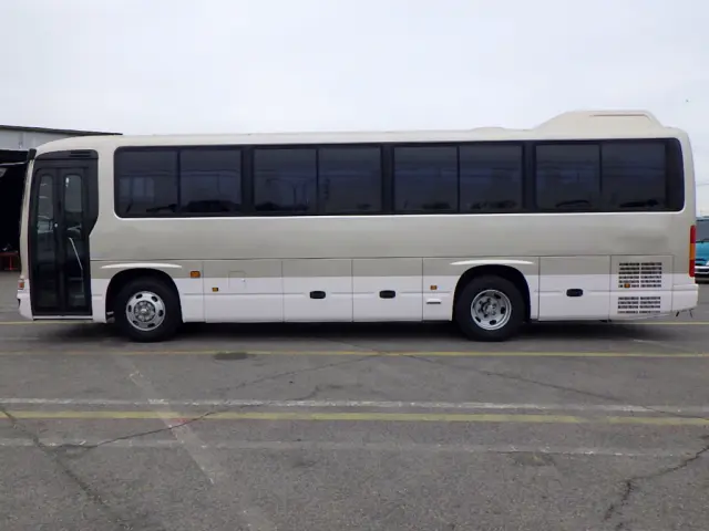 日野 メルファ BDG-RR7JJBA(2WD)の写真4