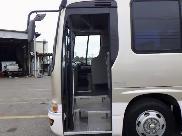 日野 メルファ BDG-RR7JJBA(2WD)の写真7