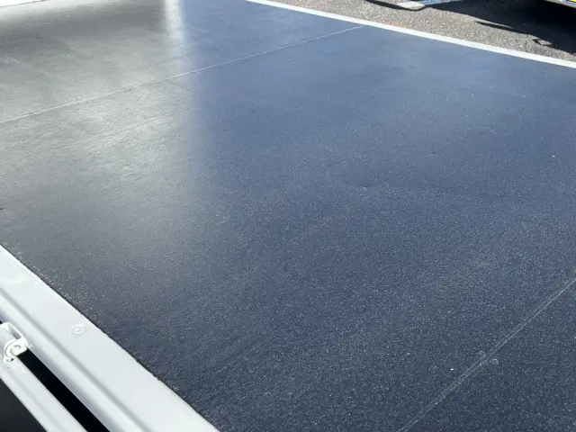 いすゞ エルフ TRG-NJR85A(2WD)の写真10