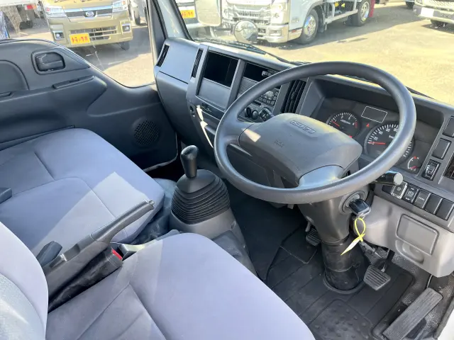 いすゞ エルフ TRG-NJR85A(2WD)の写真13