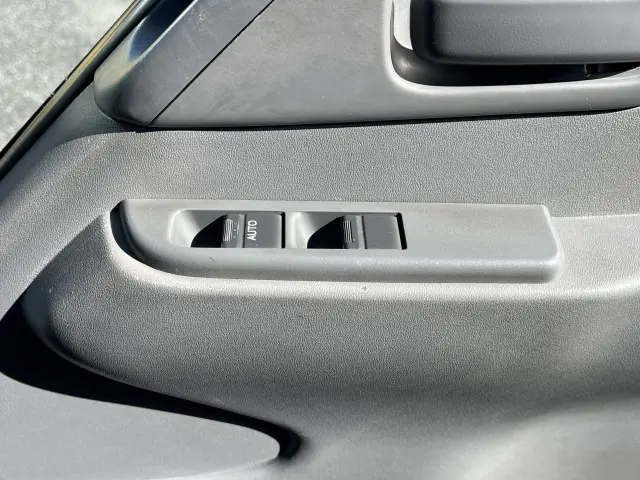 いすゞ エルフ TRG-NJR85A(2WD)の写真24