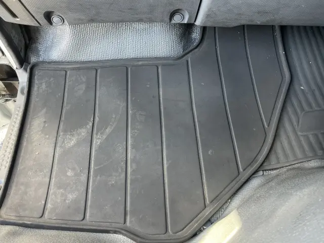 いすゞ エルフ TRG-NJR85A(2WD)の写真25