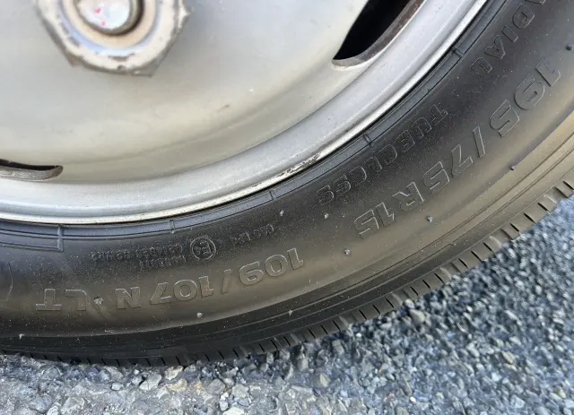 いすゞ エルフ TRG-NJR85A(2WD)の写真38