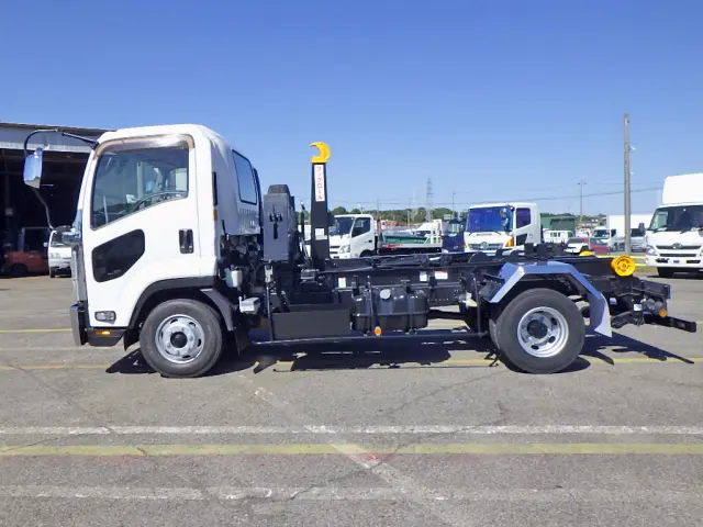 いすゞ フォワード TKG-FRR90S2(2WD)の写真4