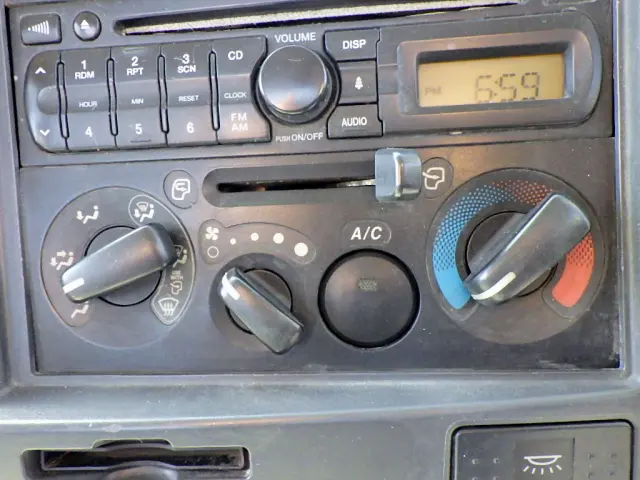 いすゞ フォワード TKG-FRR90S2(2WD)の写真15