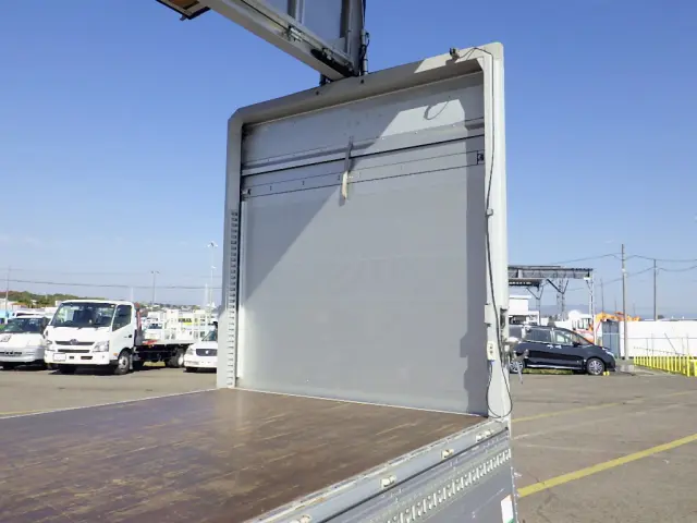 いすゞ フォワード 2RG-FRR90T2(2WD)の写真9