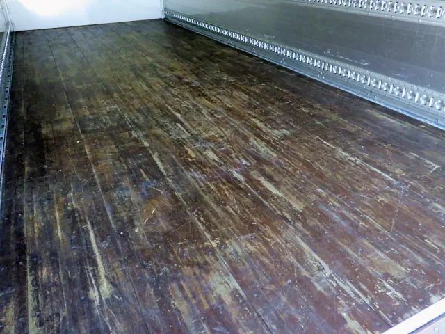 いすゞ フォワード 2RG-FRR90T2(2WD)の写真15