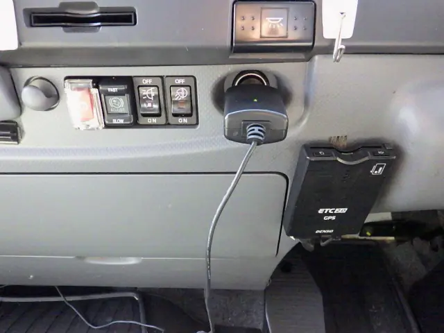 いすゞ フォワード 2RG-FRR90T2(2WD)の写真23