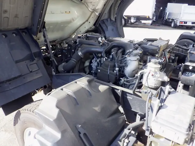 いすゞ フォワード 2RG-FRR90T2(2WD)の写真32