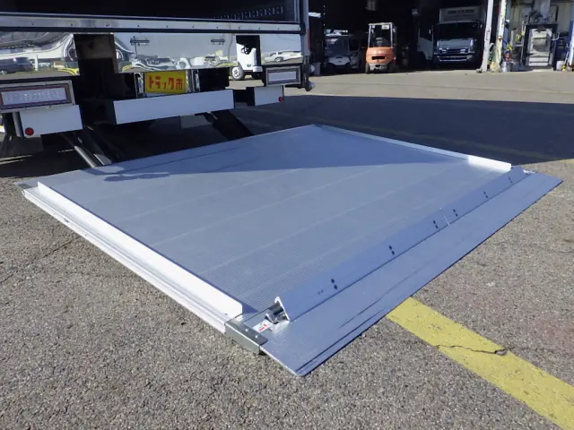 いすゞ フォワード 2RG-FRR90T2(2WD)の写真38