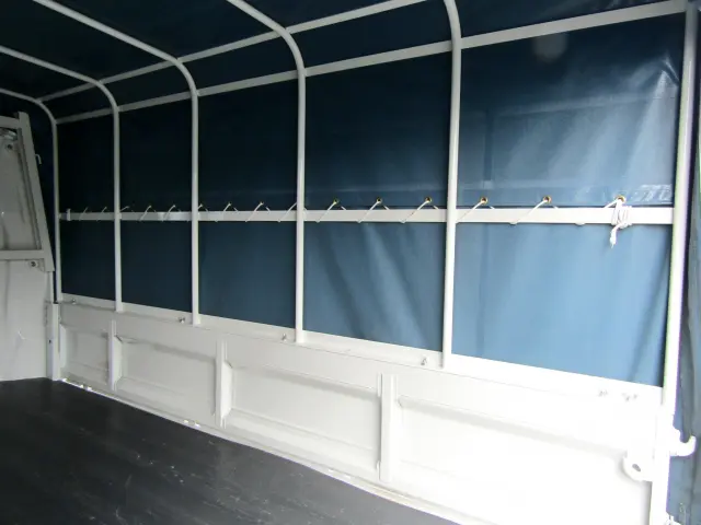 荷台内面右側|トヨタ タウンエーストラック 5BF-S413U(4WD)の写真10