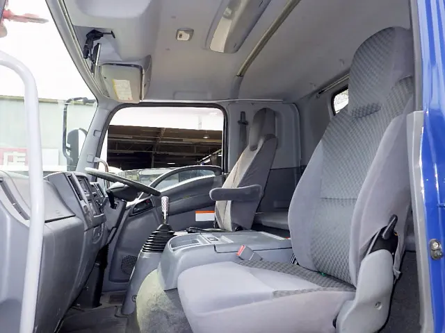 いすゞ フォワード TKG-FRR90S2(2WD)の写真47