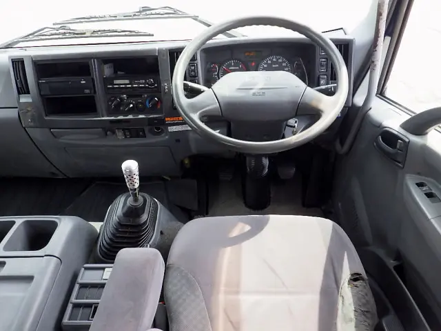 いすゞ フォワード TKG-FRR90S2(2WD)の写真49