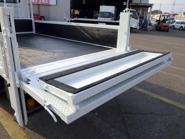 いすゞ エルフ TPG-NMS85AN(4WD)の写真40