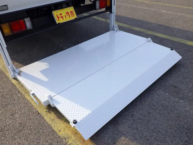 いすゞ エルフ TPG-NMS85AN(4WD)の写真42