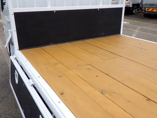 三菱 キャンター TKG-FEA50(2WD)の写真11