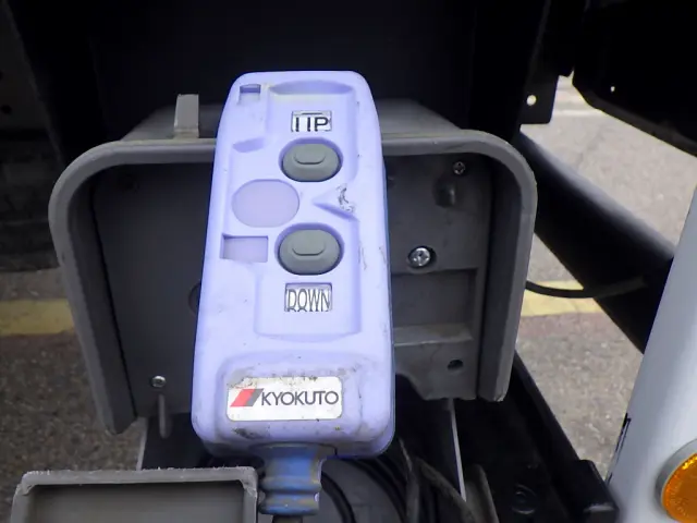 三菱 キャンター TKG-FEA50(2WD)の写真16