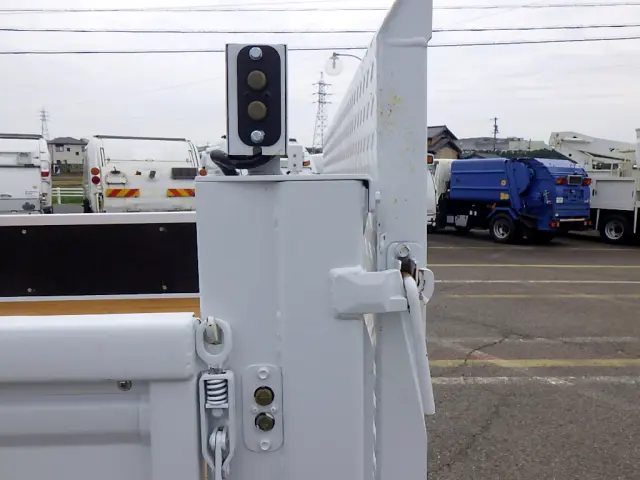 三菱 キャンター TKG-FEA50(2WD)の写真17