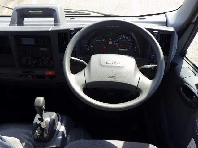 いすゞ エルフ 2RG-NLR88AN(2WD)の写真17