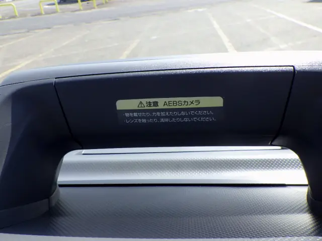 いすゞ エルフ 2RG-NLR88AN(2WD)の写真19