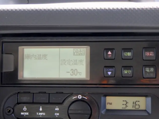 いすゞ エルフ 2RG-NLR88AN(2WD)の写真22