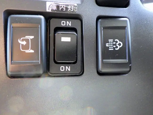 いすゞ エルフ 2RG-NLR88AN(2WD)の写真26