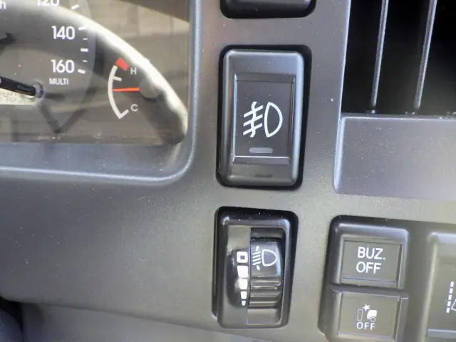 いすゞ エルフ 2RG-NLR88AN(2WD)の写真29