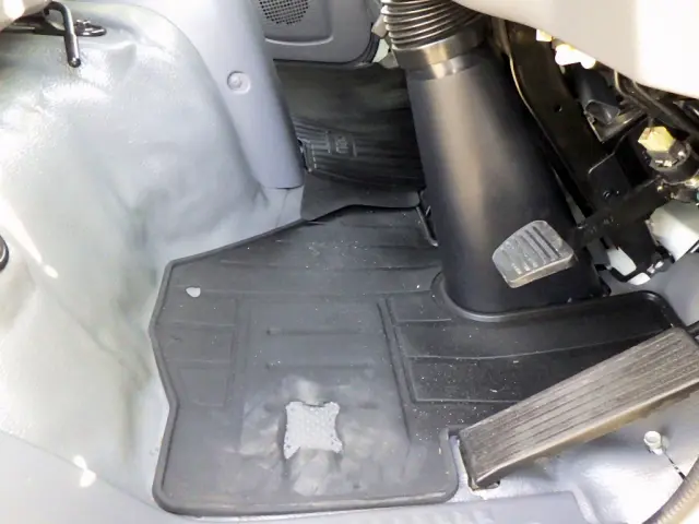 いすゞ エルフ 2RG-NLR88AN(2WD)の写真31