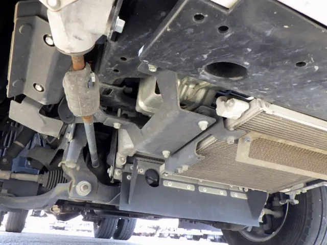 いすゞ エルフ 2RG-NLR88AN(2WD)の写真32