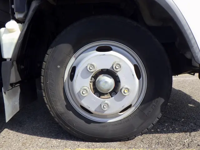 いすゞ エルフ 2RG-NLR88AN(2WD)の写真36